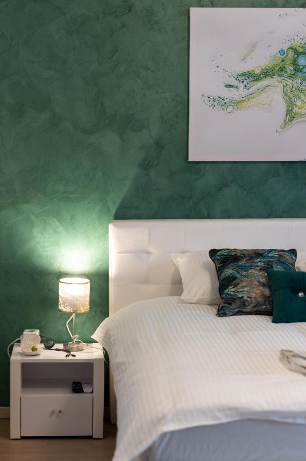 Emerald Aviatiei * Bucureşti